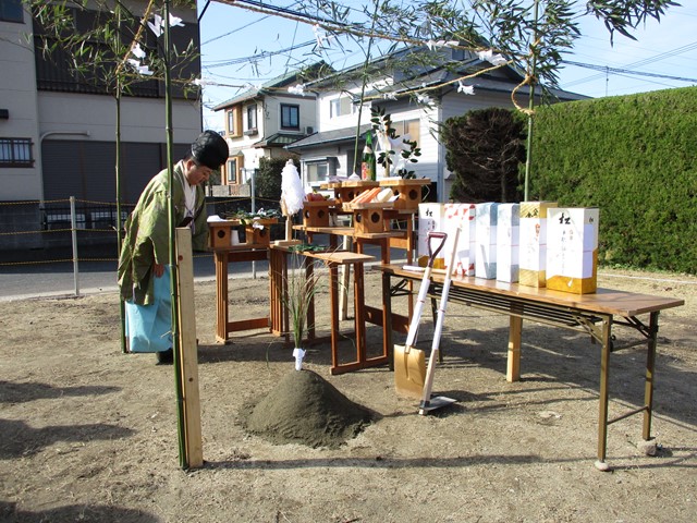 厳かな地鎮祭